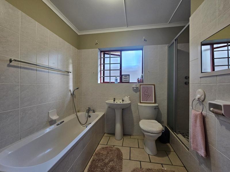 3 Bedroom Property for Sale in Jeffreys Bay Eastern Cape